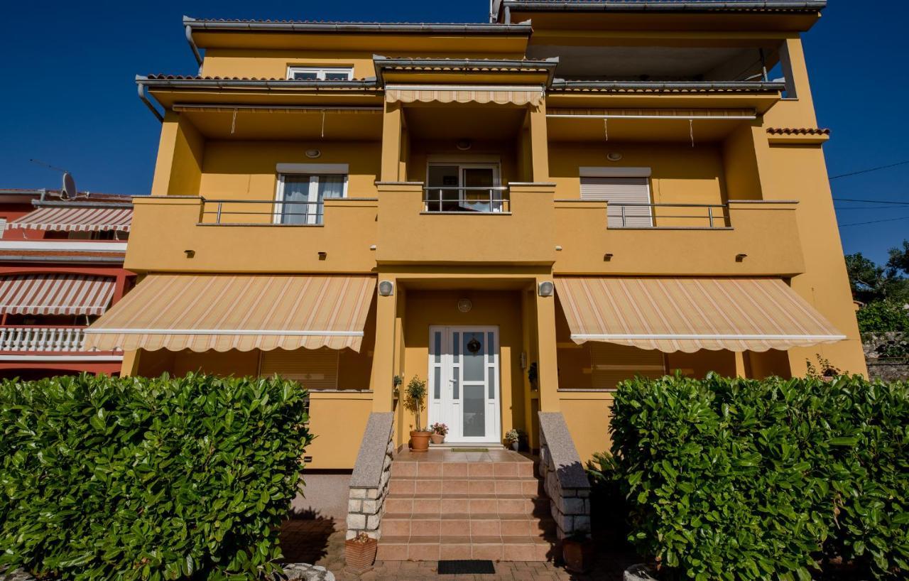 Apartments Silvana In Kampor Exterior photo
